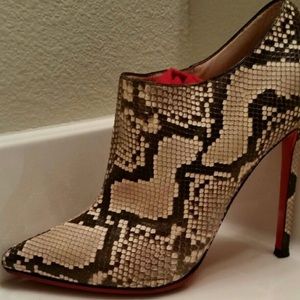 Authentic Christian Louboutin Dahlia Booties in size Eur 40.5.